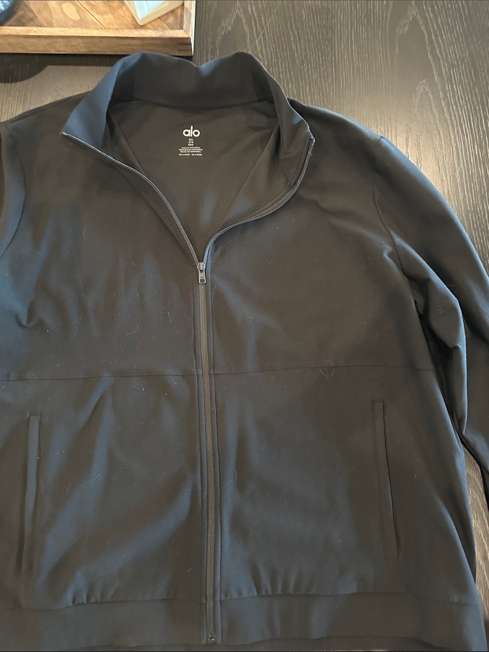 ALO Yoga Men's Black Lightweight Full-Zip Jacket